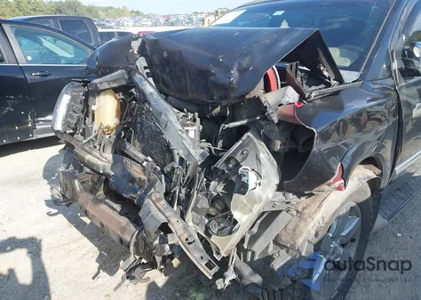 2011 Nissan Armada Platinum z USA, uszkodzony, nr VIN 5N1BA0NF0BN608878